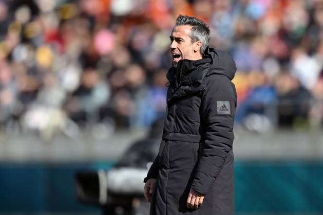 110823 KAI SCHWOERER Head Coach Jorge Vilda of Spain reacts during the FIFA Women s World Cup Quarter Final match between Spain and the Netherlands at Wellington Regional Stadium on August 11, 2023 in Wellington, New Zealand. 110823-CPL-ESPvNED-007