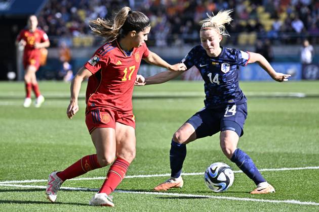 WWC23 QTR FINAL SPAIN NETHERLANDS, Alba Redondo of Spain and Jackie Groenen of the Netherlands during the FIFA Women s World Cup 2023 Quarter Final soccer match between Spain and the Netherlands in Wellington, New Zealand, Friday, August 11, 2023. ( NO ARCHIVING, EDITORIAL USE ONLY, NO USE IN BOOKS WITHOUT CONSENT WELLINGTON NEW ZEALAND  Copyright: xMASANORIxUDAGAWAx 20230811001829686944