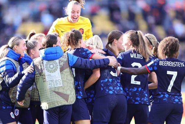 WWC23 QTR FINAL SPAIN NETHERLANDS, The Netherlands celebrate Stefanie Van Der Gragt?s equalising goal during the FIFA Women s World Cup 2023 Quarter Final soccer match between Spain and the Netherlands in Wellington, New Zealand, Friday, August 11, 2023. ( NO ARCHIVING, EDITORIAL USE ONLY, NO USE IN BOOKS WITHOUT CONSENT WELLINGTON NEW ZEALAND  Copyright: xAARONxGILLIONSx 20230811001829696279