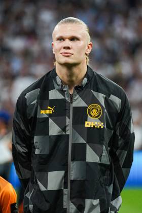 Real Madrid CF v Manchester City FC - Champions League MADRID, SPAIN, MAY 9: Erling Haaland during the Champions League Anthem in the 1st leg Champions League Semifinals match between Real Madrid CF and Manchester City FC at Estadio Santiago Bernabeu on May 9, 2023 in Madrid, Spain. Madrid Santiago Bernabeu Madrid Spain Copyright: xAlexxPerezx AP_Haaland_ Madrid_City_09May2023003