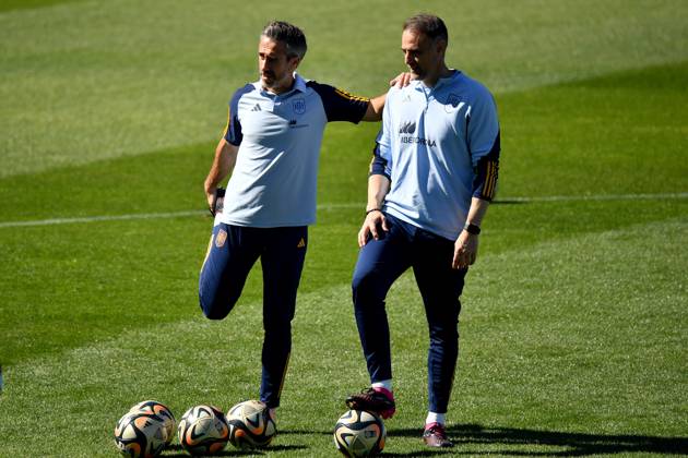 FIFA Fußball Frauen WM 2023, Nationalteam Spanien Training WWC23 SPAIN TRAINING, Head coach of Spain Jorge Vilda (left) is seen during Spain team training session at Leichhardt Oval, in Sydney, Thursday, August 17, 2023. ( NO ARCHIVING, EDITORIAL USE ONLY, NO USE IN BOOKS WITHOUT CONSENT SYDNEY NSW AUSTRALIA  Copyright: xBIANCAxDExMARCHIx 20230817001831741264