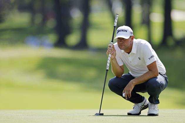 OLYMPIA FIELDS, IL - AUGUST 17: Lucas Glover of the United States lines up a putt at the 14th hole during the first round of the BMW Championship at Olympia Fields Country Club on August 17, 2023 in Olympia Fields, Illinois. (Photo by Joe Robbins Icon Sportswire) GOLF: AUG 17 PGA, Golf Herren - BMW Championship EDITORIAL USE ONLY Icon5732308170091