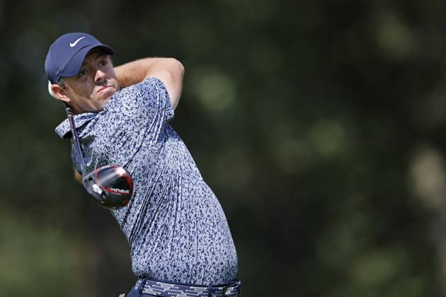 OLYMPIA FIELDS, IL - AUGUST 17: Rory McIlroy of Northern Ireland hits a drive at the 15th hole during the first round of the BMW Championship at Olympia Fields Country Club on August 17, 2023 in Olympia Fields, Illinois. (Photo by Joe Robbins Icon Sportswire) GOLF: AUG 17 PGA, Golf Herren - BMW Championship EDITORIAL USE ONLY Icon5732308170111