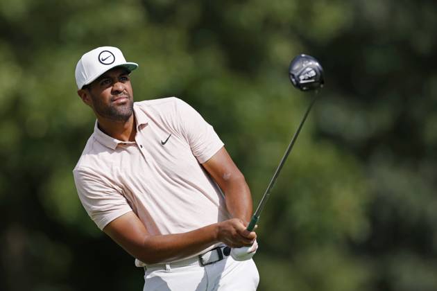OLYMPIA FIELDS, IL - AUGUST 17: Tony Finau of the United States hits a drive at the 7th hole during the first round of the BMW Championship at Olympia Fields Country Club on August 17, 2023 in Olympia Fields, Illinois. (Photo by Joe Robbins Icon Sportswire) GOLF: AUG 17 PGA, Golf Herren - BMW Championship EDITORIAL USE ONLY Icon5732308170271
