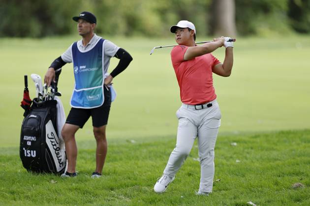 OLYMPIA FIELDS, IL - AUGUST 17: Tom Kim of South Korea hits a shot from the rough at the 14th hole during the first round of the BMW Championship at Olympia Fields Country Club on August 17, 2023 in Olympia Fields, Illinois. (Photo by Joe Robbins Icon Sportswire) GOLF: AUG 17 PGA, Golf Herren - BMW Championship EDITORIAL USE ONLY Icon5732308170531