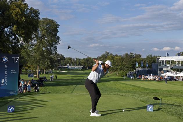 OLYMPIA FIELDS, IL - AUGUST 17: Jon Rahm of Spain hits a drive at the 17th hole during the first round of the BMW Championship at Olympia Fields Country Club on August 17, 2023 in Olympia Fields, Illinois. (Photo by Joe Robbins Icon Sportswire) GOLF: AUG 17 PGA, Golf Herren - BMW Championship EDITORIAL USE ONLY Icon5732308170731