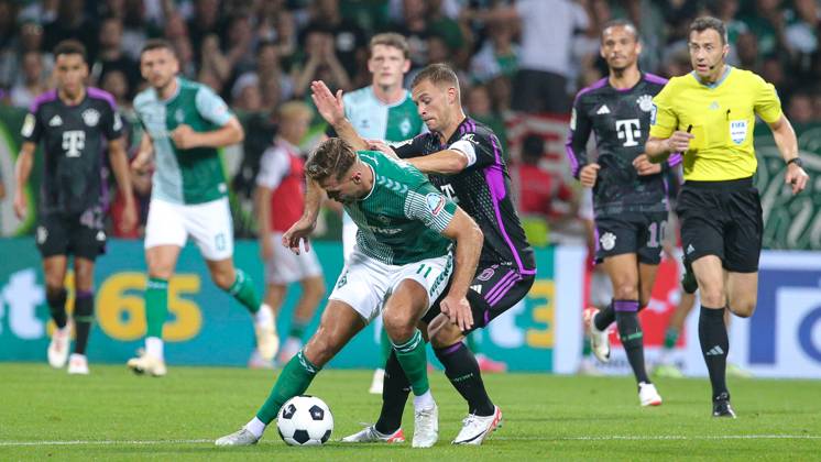 f l Niclas Füllkrug SV Werder Bremen, 11 and Joshua Kimmich FC Bayern Munich, 6 in duel, duel, dynamics, action, game scene, THE DFL DIRECTIVES PROHIBIT ANY USE OF PHOTOGRAPHS AS IMAGE SEQUENCES AND OR VIDEOA HNUAL PHOTOSTRACKS DFL REGULATES PROHIBIT ANY USE OF PHOTOGRAPHS AS IMAGE SEQUENCES AND OR QUASI VIDEO , 18 08 2023, Bremen Germany , Football, Bundesliga, SV Werder Bremen FC Bayern Munich xobx