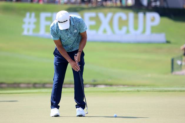 ATLANTA, GA - AUGUST 25: Collin Morikawa putts for a birdie on the 8th hole during the second round of the 2023 Tour Championship on August 25, 2023 at East Lake Golf Club in Atlanta, Georgia. (Photo by Michael Wade Icon Sportswire) GOLF: AUG 25 PGA, Golf Herren - TOUR Championship EDITORIAL USE ONLY Icon23082502