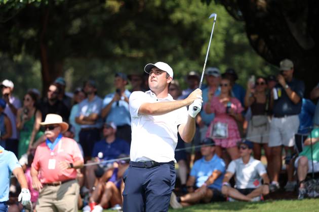 ATLANTA, GA - AUGUST 25: Scottie Scheffler during the second round of the 2023 Tour Championship on August 25, 2023 at East Lake Golf Club in Atlanta, Georgia. (Photo by Michael Wade Icon Sportswire) GOLF: AUG 25 PGA, Golf Herren - TOUR Championship EDITORIAL USE ONLY Icon23082503