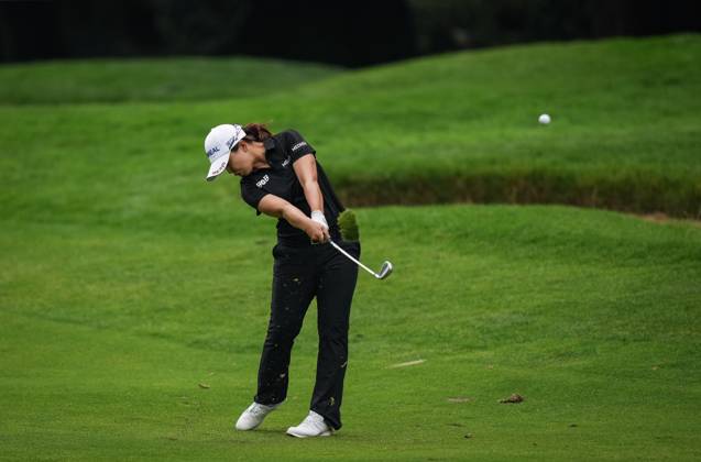 August 25, 2023, VANCOUVER, BC, CANADA: Sei Young Kim, of South Korea, hits her second shot on the 18th hole during the second round at the LPGA, Golf Damen CPKC Canadian Women s Open golf tournament, in Vancouver, on Friday, August 25, 2023. Kim Sei Young - ZUMAc35_ 20230825_zaf_c35_141 Copyright: xDarrylxDyckx