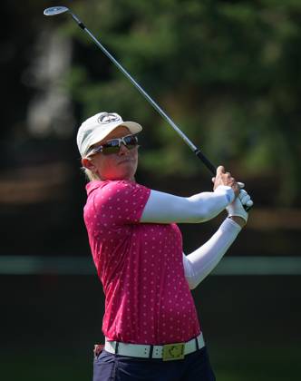 August 26, 2023, VANCOUVER, BC, CANADA: Alena Sharp, of Canada, watches her third shot on the first hole during the third round at the LPGA, Golf Damen CPKC Canadian Women s Open golf tournament, in Vancouver, on Saturday, August 26, 2023. Canada News - August 26, 2023 - ZUMAc35_ 20230826_zaf_c35_014 Copyright: xDarrylxDyckx