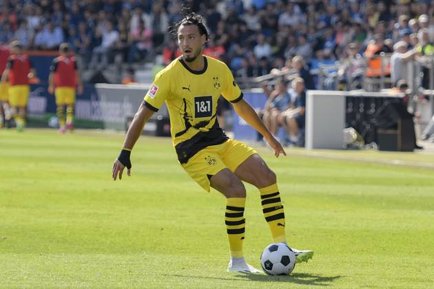 Ramy Bensebaini 5, Borussia Dortmund action single image crop 26 08 2023 Football, 1 Bundesliga, VfL Bochum vs Borussia Dortmund , Vonovia Ruhrstadion, Bochum, DFB DFL REGULATIONS PROHIBIT ANY USE OF PHOTOGRAPHS AS IMAGE SEQUENCES AND OR QUASI VIDEO NRW Germany Copyright: xpepphotox xSaschaxWeizx pep00321, pep_20230826_hm