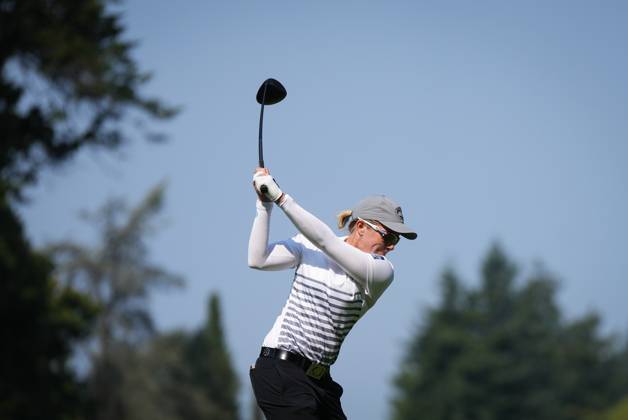 August 27, 2023, VANCOUVER, BC, CANADA: Alena Sharp, of Canada, hits her tee shot on the 10th hole during the final round at the LPGA, Golf Damen CPKC Canadian Women s Open golf tournament, in Vancouver, B.C., Sunday, Aug. 27, 2023. Canada News - August 27, 2023 - ZUMAc35_ 20230827_zaf_c35_020 Copyright: xDarrylxDyckx