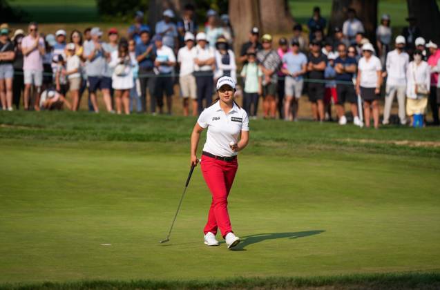 August 27, 2023, VANCOUVER, BC, CANADA: Sei Young Kim, of South Korea, acknowledges applause from spectators after making par on the eighth hole during the final round at the LPGA, Golf Damen CPKC Canadian Women s Open golf tournament, in Vancouver, on Sunday, August 27, 2023. Kim Sei Young - ZUMAc35_ 20230827_zaf_c35_087 Copyright: xDarrylxDyckx