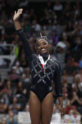 Bilder des Jahres 2023, Sport 08 August August 27, 2023, SAN JOSE, CALIFORNIA, USA: Simone Biles (224), womenâ€⠢s all-around national champion, placed first and won the gold medal on the balance beam at the 2023 Xfinity U.S. Gymnastics Championships at the SAP Center in San Jose, California on Sunday, August 27, 2023 SAN JOSE USA - ZUMAm117 20230827_zaf_m117_052 Copyright: xDavidxG.xMcIntyrex