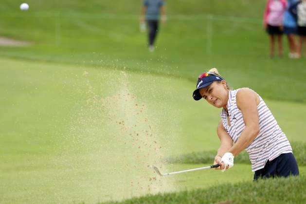 CINCINNATI, OH - SEPTEMBER 08: LPGA, Golf Damen golfer Lexi Thompson hits out of a fairway bunker on the 6th hole during the second round of the Kroger Queen City Championship at the Kenwood Country Club in Cincinnati, Ohio. (Photo by Brian Spurlock Icon Sportswire) GOLF: SEP 08 LPGA Kroger Queen City Championship EDITORIAL USE ONLY Icon230908021