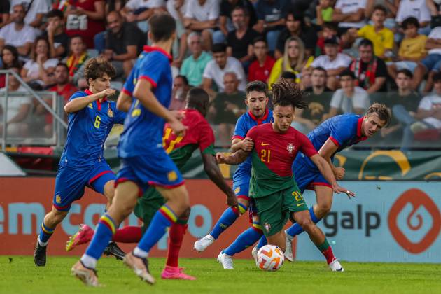 2025 U21, U 21 EURO Qualifying, EM, Europameisterschaft Portugal vs Andorra Pacos de Ferreira, Portugal, September, 8, 2023, 2025 U21 Euro Qualifying, Portugal vs Andorra at the Estadio Capital do Movel, Diego Moreira dribbles Andorra players, photography by @guelbergoes Pacos de Ferreira Portugal