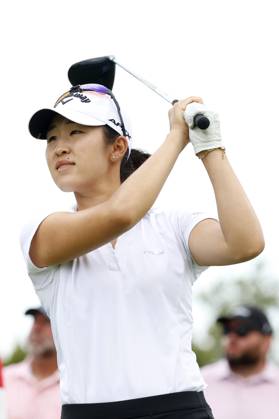 CINCINNATI, OH - SEPTEMBER 10: LPGA, Golf Damen player Andrea Lee plays her tee shot on the 18th hole during the final round of the Kroger Queen City Championship at the Kenwood Country Club in Cincinnati, Ohio. (Photo by Brian Spurlock Icon Sportswire) GOLF: SEP 10 LPGA Kroger Queen City Championship EDITORIAL USE ONLY Icon230910107