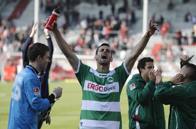 22 10 2011 Football season 2011 2012 2 Bundesliga 12 Matchday FC Energie Cottbus FCE SpVgg Greuther Fürth Mergim Mavraj 5, SpVgg Greuther Fürth cheers Max Grün 26, SpVgg Greuther Fürth Mergim Mavraj 5, SpVgg Greuther Fürth Sercan Sararer 23, SpVgg Greuther Fürth Tayfun Pektürk 34, SpVgg Greuther Fürth