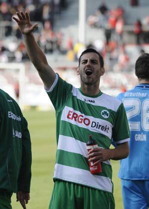 22 10 2011 football season 2011 2012 2 Bundesliga 12 matchday FC Energie Cottbus FCE SpVgg Greuther Fürth Mergim Mavraj 5, SpVgg Greuther Fürth celebrates victory