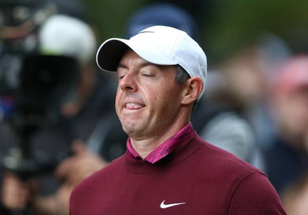 BMW PGA, Golf Herren Championship, Round 4, DP World Tour, European Tour, Wentworth Golf Club, Surrey, UK. - 17th September 2023. Rory McIlroy of Northern Ireland and Team Europe looks disappointed & dejected. - BMW PGA Championship, Round 4, DP World Tour, European Tour, Wentworth Golf Club, Surrey, UK. - 17th September 2023. Surrey Wentworth Golf Course United Kingdom Copyright: xDanxWeirx CP_BMW_PGA_Championship_Round_4_07