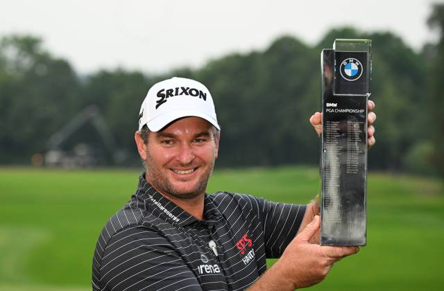 Sport Bilder des Tages Mandatory Credit: Photo by Sandra Mailer Shutterstock (14094596ac) Ryan Fox of New Zealand wins the BMW PGA, Golf Herren Championship 2023 at Wentworth BMW PGA Championship, Day 4, Golf, Wentworth Club, UK - 17 Sep 2023 BMW PGA Championship, Day 4, Golf, Wentworth Club, UK - 17 Sep 2023  Copyright: xSandraxMailer Shutterstockx 14094596ac