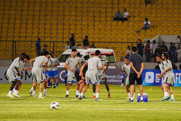 Iraq s Al-Quwa Al-Jawiya (Air Force)?? Iran s Sepahan - AFC Champions League in Erbil, Iraq - 18 Sep 2023 Jawiya club players warms up during the first round of the group stage matches of AFC Champions League between Iraq s Al-Quwa Al-Jawiya (Air Force) and Iran s Sepahan in Franso Hariri stadium in Erbil city, the capital of Iraq s northern autonomous Kurdistan region. Final score 2-2 Erbil Iraq Copyright: xIsmaelxAdnanx xSOPAxImagesx aÌ?Â?ÂIADNAN_01192