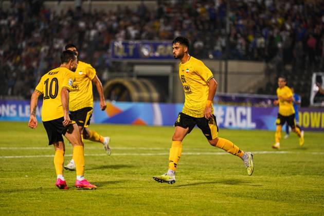 Iraq s Al-Quwa Al-Jawiya (Air Force)?? Iran s Sepahan - AFC Champions League in Erbil, Iraq - 18 Sep 2023 Sepahan s player 66 Mohammad Ghorbani celebrate after scoring a goal during the first round of the AFC Champions League group stage matches between Iraq s Al-Quwa Al-Jawiya (Air Force) and Iran s Sepahan in Franso Hariri stadium in Erbil city, the capital of Iraq s northern autonomous Kurdistan region. Final score 2-2 Erbil Iraq Copyright: xIsmaelxAdnanx xSOPAxImagesx aÌ?Â?ÂIADNAN_01222