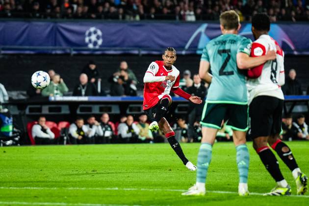 UEFA Champions League: Feyenoord v Celtic Rotterdam - Calvin Stengs of Feyenoord scoring the 1-0 during the 1st leg of the UEFA Champions League between Feyenoord v Celtic at Stadion Feijenoord De Kuip on 19 September 2023 in Rotterdam, The Netherlands. Copyright: xYannickxVerhoevenx
