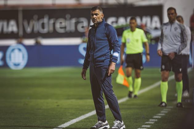 Sergio Conceicao during Liga Portugal 2023 24 game between CF Estrela Amadora and FC Porto at Estadio Jose Gomes Amadora, Lisboa, Portugal. (Maciej Rogowski) Amadora Estadio Jose Gomes Portugal Copyright: xMaciejxRogowskix estrela-porto-full-15-09-2023-112
