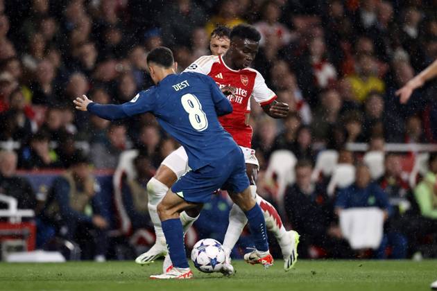LONDON - (l-r) Sergino Dest of PSV Eindhoven, Bukayo Saka of Arsenal FC during the UEFA Champions League match between Arsenal FC and PSV Eindhoven at the Emirates Stadium on September 20, 2023 in London, United Kingdom. ANP MAURICE VAN STEEN Group B - UEFA Champions League 2023 2024 xVIxANPxSportx xxANPxIVx 478805659 originalFilename: 478805659.jpg