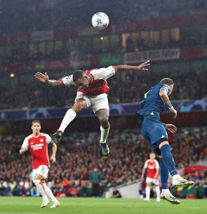 Arsenal v PSV Eindhoven 20 September 2023, London Champions™s League Fußball, Gruppenphase Arsenal v PSV Eindhoven Gabriel Jesus von Arsenal köpft den Ball Foto Charlotte Wilson Abseits London UK  Copyright: xCharlottexWilsonx xOffsidexOffside