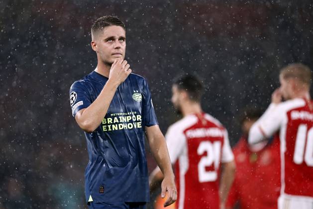LONDON - Joey Veerman of PSV Eindhoven is disappointed by the defeat during the UEFA Champions League match between Arsenal FC and PSV Eindhoven at the Emirates Stadium on September 20, 2023 in London, United Kingdom. ANP MAURICE VAN STEEN Group B - UEFA Champions League 2023 2024 xVIxANPxSportx xxANPxIVx 478809314 originalFilename: 478809314.jpg