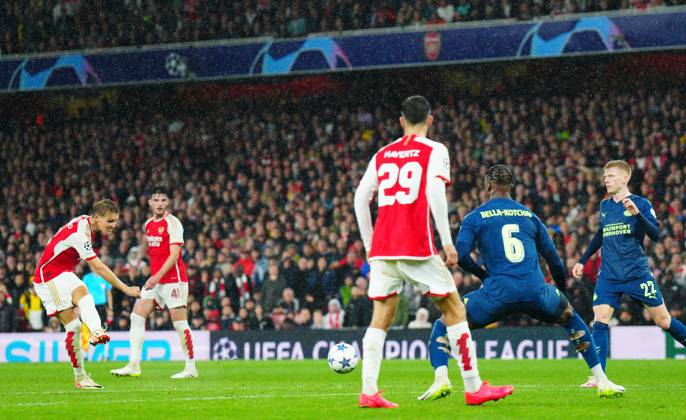 EDITORIAL USE ONLY No use with unauthorised audio, video, data, fixture lists, club league logos or live services. Online in-match use limited to 120 images, no video emulation. No use in betting, games or single club league player publications. Arsenal v PSV Eindhoven, UEFA Champions League, Group B, Football, Emirates Stadium, London, UK - 20 Sep 2023 EDITORIAL USE ONLY No use with unauthorised audio, video, data, fixture lists, club league logos or live services. Online in-match use limited to 120 images, no video emulation. No use in betting, games or single club league player publications. Copyright: xJavierxGarcia Shutterstockx 14106762ah