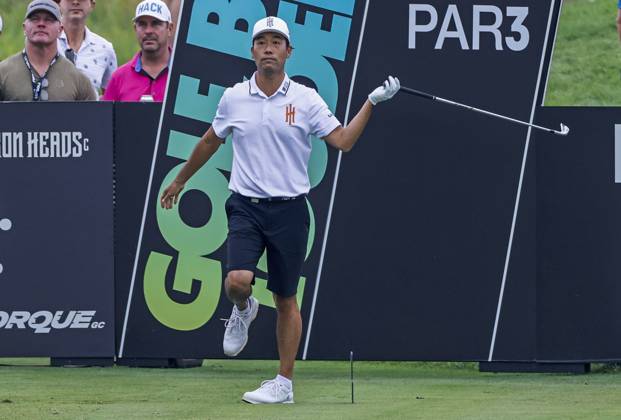 Kevin Na of the US reacts to his tee shot on the fifteenth hole during the first round of the 2023 LIV Golf League tournament at Rich Harvest Farms in Sugar Grove, Illinois, on Friday September 22, 2023. Tournament play runs from September 22nd through the 24th.  SGI20230922805 TANNENxMAURY
