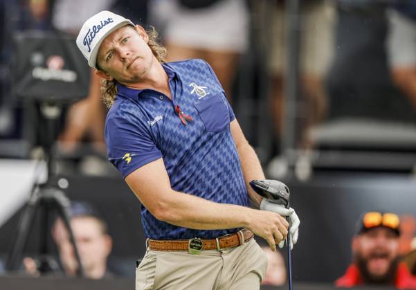 Cam Smith of Australia watches his tee shot on the eighteenth hole during the first round of the 2023 LIV Golf League tournament at Rich Harvest Farms in Sugar Grove, Illinois, on Friday September 22, 2023. Tournament play runs from September 22nd through the 24th.  SGI20230922813 TANNENxMAURY