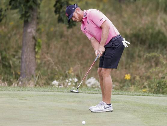Talor Gooch of the US putts putts on the fifteenth green during the first round of the 2023 LIV Golf League tournament at Rich Harvest Farms in Sugar Grove, Illinois, on Friday September 22, 2023. Tournament play runs from September 22nd through the 24th.  SGI20230922816 TANNENxMAURY