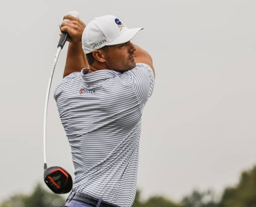 Bryson DeChambeau of the US hits his tee shot on the sixteenth hole during the first round of the 2023 LIV Golf League tournament at Rich Harvest Farms in Sugar Grove, Illinois, on Friday September 22, 2023. Tournament play runs from September 22nd through the 24th.  SGI20230922838 TANNENxMAURY