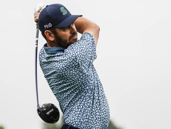 Louis Oosthuizen of South Africa hits his tee shot on the sixteenth hole during the first round of the 2023 LIV Golf League tournament at Rich Harvest Farms in Sugar Grove, Illinois, on Friday September 22, 2023. Tournament play runs from September 22nd through the 24th.  SGI20230922841 TANNENxMAURY