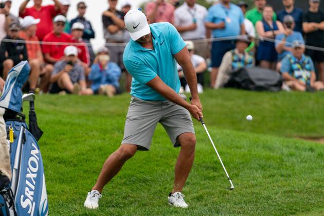 SUGAR GROVE, IL - SEPTEMBER 23: Brooks Koepka chips the ball during Day Two of the LIV Golf Invitational - Chicago on September 22, 2023, at Rich Harvest Farms in Sugar Grove, IL (Photo by Ben Hsu Icon Sportswire) GOLF: SEP 23 LIV Golf Chicago EDITORIAL USE ONLY Icon224230922019