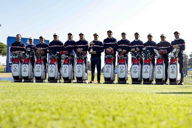 September 28, 2023, ROME, ITALY: (L-R) US golfer, Patrick Cantlay, US golfer, Brian Harman, US golfer, Collin Morikawa, US golfer, Brooks Koepka, US golfer, Max Homa, US golfer, Sam Burns, US captain, Zach Johnson, US golfer, Scottie Scheffler, US golfer, Jordan Spieth, US golfer, Wyndham Clark, US golfer, Xander Schauffele, US golfer, Rickie Fowler and US golfer, Justin Thomas pose at the US team official team portraits for the 2023 Ryder Cup golf tournament at Marco Simone Golf Club in Guidonia, near Rome, Italy, 28 September 2023. The 44th Ryder Cup matches between the US and Europe will be held in Italy from 29 September to 01 October 2023..ANSA FABIO FRUSTACI 2023 Ryder Cup golf tournament - ZUMAa110 20230928_zaf_a110_008 Copyright: xFabioxFrustacix