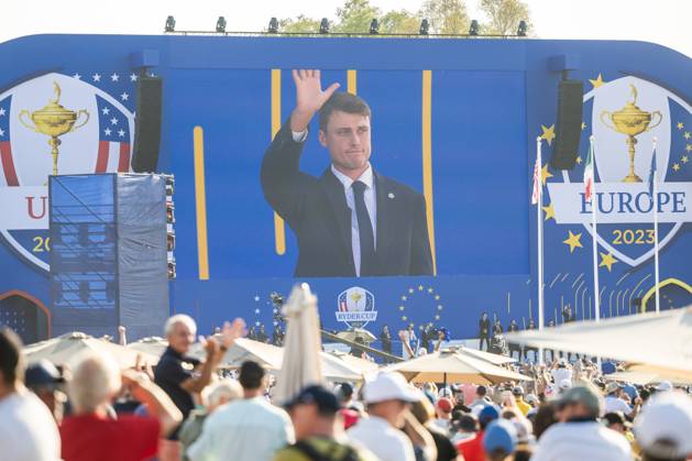 230928 Ludvig Aberg of Team Europe is seen on a screen waving as he is selected to play match two at the opening ceremony during day 1 of the Ryder Cup on September 28, 2023 in Rome Photo Mathias Bergeld BILDBYRAN code MB MB0734 golf ryder cup träning practice training day 1 bbeng  Copyright: MATHIASxBERGELD BB230928MB074