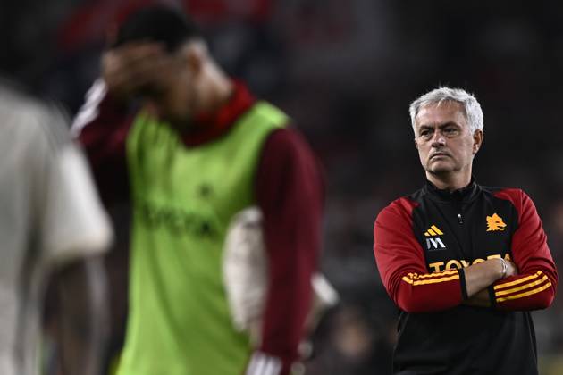 Genoa CFC v AS Roma - Serie A Jose Mourinho, head coach of AS Roma, looks on at the end of the Serie A football match between Genoa CFC and AS Roma. Genoa Italy Copyright: xNicolòxCampox