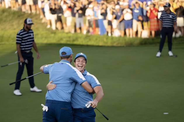 230929 Ludvig Aberg and Viktor Hovland of Team Europe celebrates during the first round of the Ryder Cup on September 29, 2023 in Rome Photo Mathias Bergeld BILDBYRAN kod MB MB0736 golf ryder cup day 1 bbeng round 1 jubel  Copyright: MATHIASxBERGELD BB230929MB004
