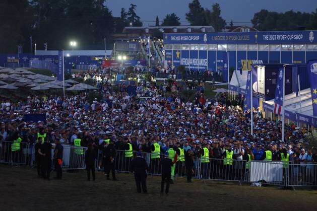 Golf match - Ryder Cup 2023 Rome, Italy 29.09.2023: thousands of spectators attend the first day of Foursomes Session at RYDER CUP 2023 at Marco Simone Golf & Country Club di Guidonia Montecelio, Roma Rome Italy  Copyright: xIPAxSport ABACAx BRIPASport20230929_320 IPAxSport ABACAx BRIPASport20230929_320