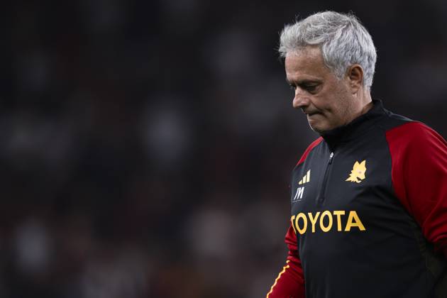 Genoa CFC v AS Roma - Serie A Jose Mourinho, head coach of AS Roma, looks dejected during the Serie A football match between Genoa CFC and AS Roma. Genoa Italy Copyright: xNicolòxCampox