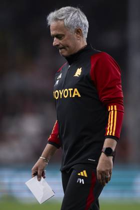 Genoa CFC v AS Roma - Serie A Jose Mourinho, head coach of AS Roma, looks dejected during the Serie A football match between Genoa CFC and AS Roma. Genoa Italy Copyright: xNicolòxCampox