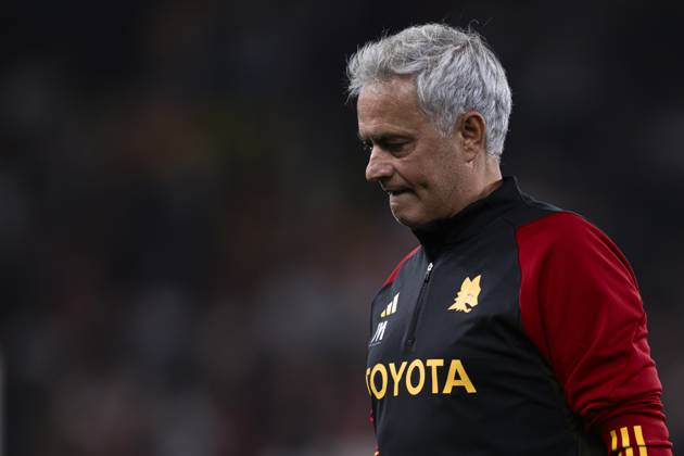 Genoa CFC v AS Roma - Serie A Jose Mourinho, head coach of AS Roma, looks dejected during the Serie A football match between Genoa CFC and AS Roma. Genoa Italy Copyright: xNicolòxCampox