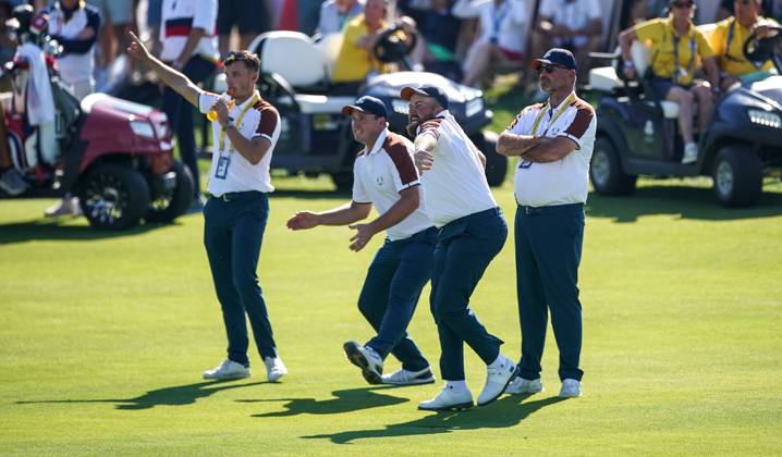 2023 Ryder Cup, Marco Simone Golf and Country Club, Rome, Italy 30 9 2023 Morning Foursome Matches Shane Lowry celebrates Shane Lowry celebrates 30 9 2023  Copyright: x INPHO MatteoxCiambellix DSC06094