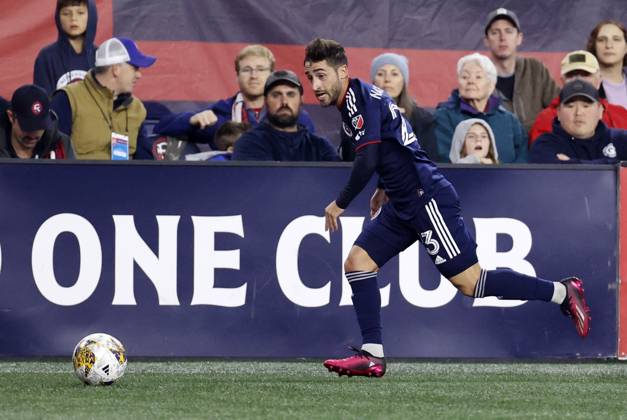 FOXBOROUGH, MA - SEPTEMBER 30: New England Revolution midfielder Nacho Gil (23) during a match between the New England Revolution and Charlotte FC on September 30, 2023 at Gillette Stadium in Foxborough, Massachusetts. (Photo by Fred Kfoury III Icon Sportswire) SOCCER: SEP 30 MLS, Fussball Herren, USA - New England Revolution vs Charlotte FC EDITORIAL USE ONLY Icon482230930022